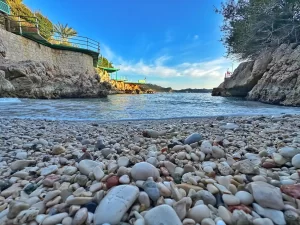 kaş küçük çakıl plajı