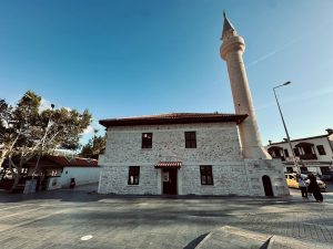 kaş merkez süleyman çavuş camisi